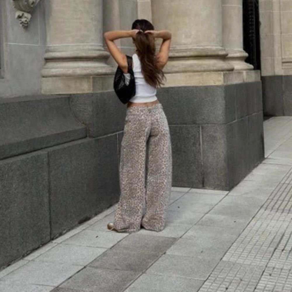 Pantalón animal print - Image 3