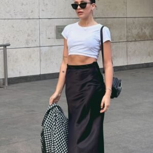 Pollera satén negra