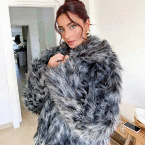 Tapado animal print gris y negro